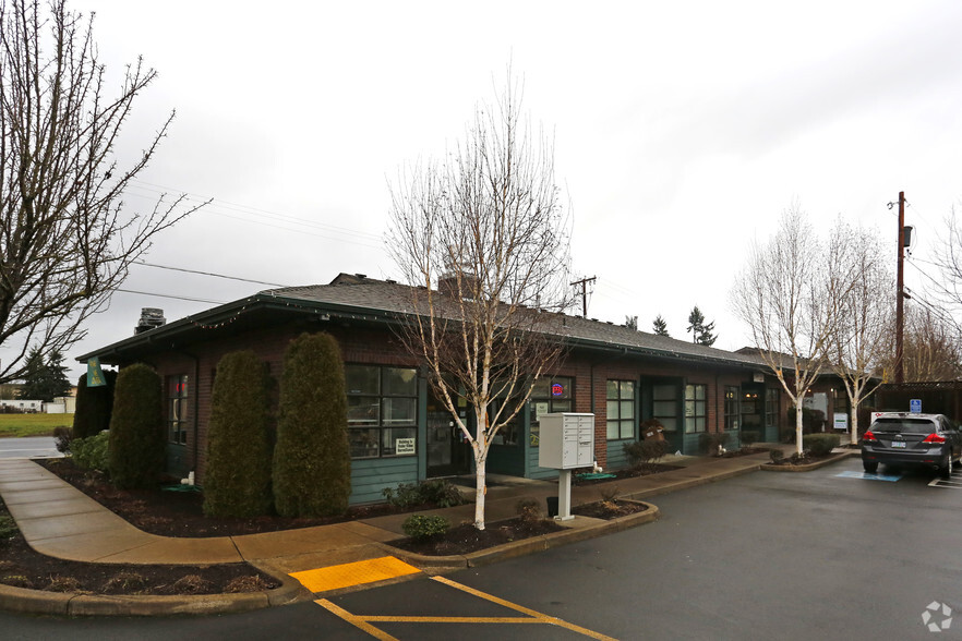 40 River Loop, Eugene, OR for lease - Primary Photo - Image 1 of 35