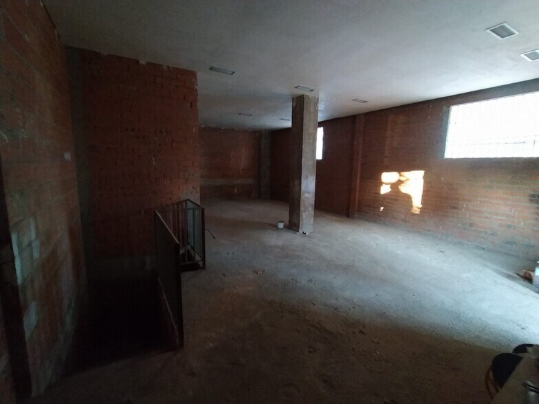 Retail in Cáceres for sale - Building Photo - Image 2 of 5