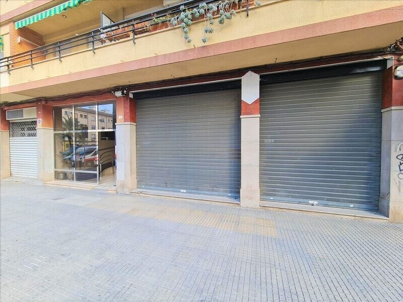 Retail in València for sale - Building Photo - Image 1 of 24