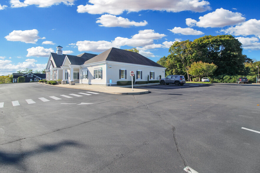 131 Franklin St, Westerly, RI for lease - Building Photo - Image 2 of 11