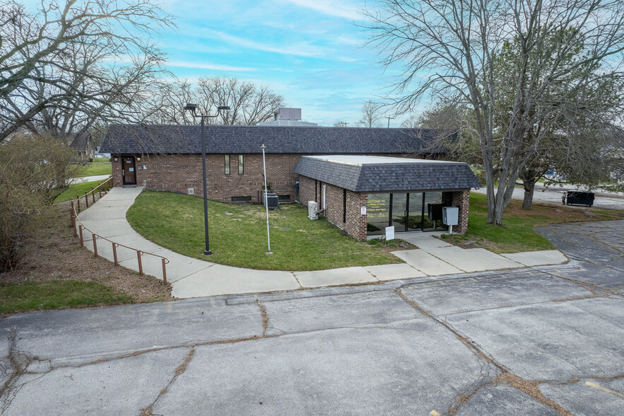 1255 Engle St, Huntington, IN for sale - Primary Photo - Image 1 of 49