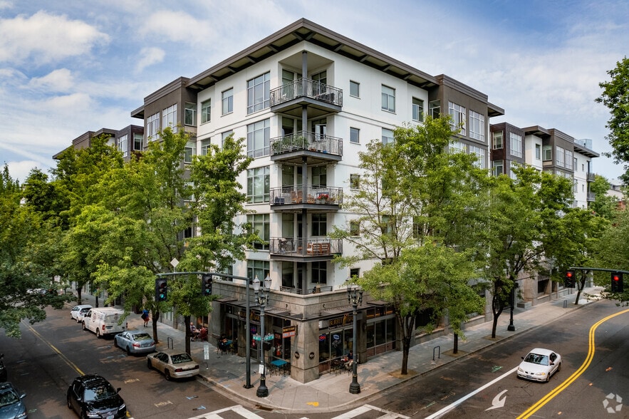 600-630 NW 10th Ave, Portland, OR for lease - Building Photo - Image 3 of 9