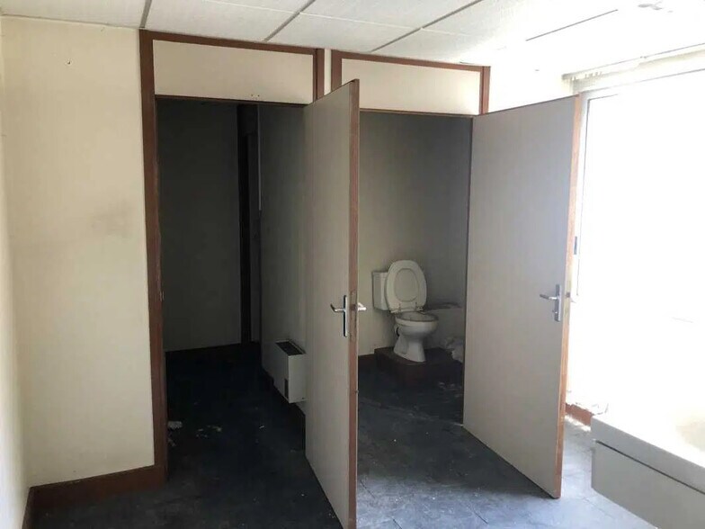 Retail in Allonne for sale - Interior Photo - Image 3 of 7