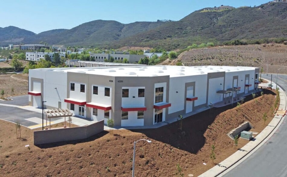 42398 Remington Ave, Temecula, CA for lease - Building Photo - Image 1 of 1