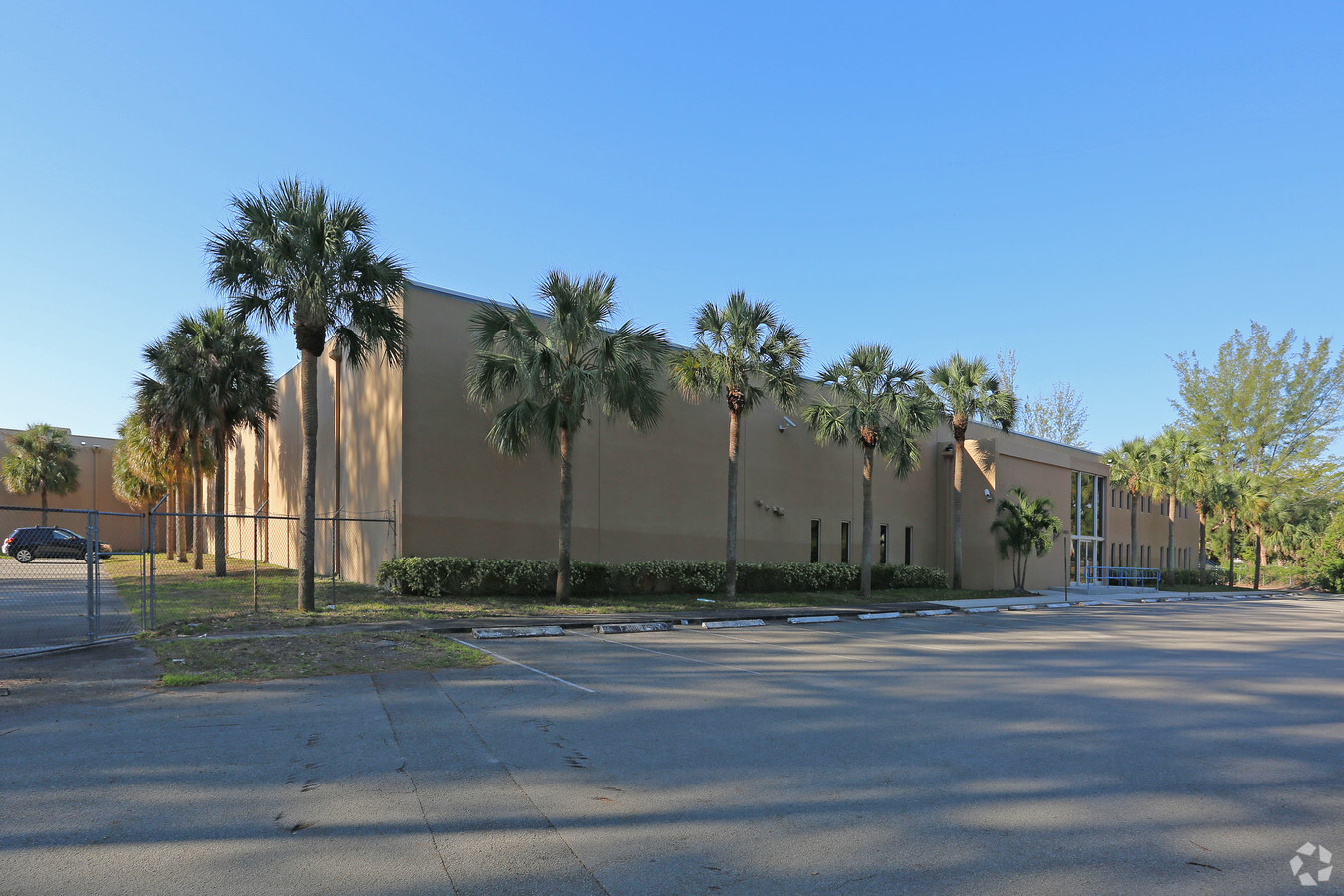 14820 Nw 60th Ave, Miami Lakes, Fl 33014 - Industrial For Lease 