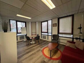 69 Rue De La Belle Etoile, Roissy-en-France for lease Interior Photo- Image 2 of 5