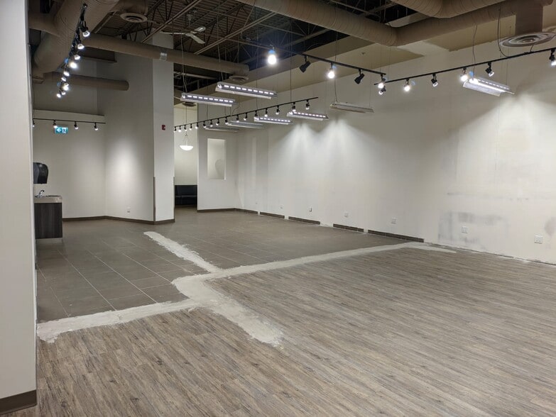 8888 NW Country Hills Blvd, Calgary, AB for lease - Interior Photo - Image 3 of 12