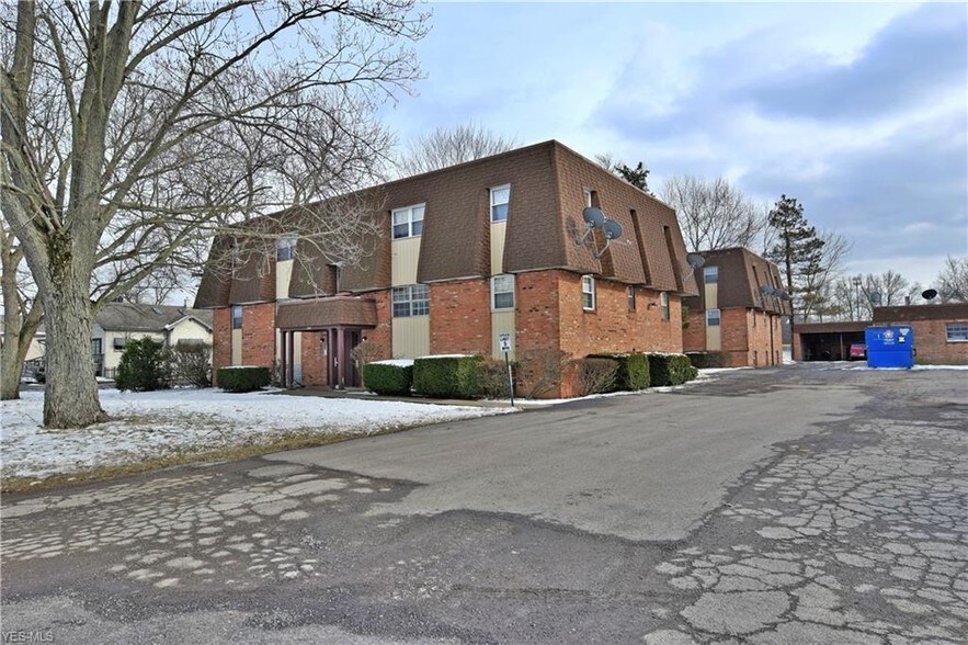 203205 Churchill Hubbard Rd, Youngstown, OH 44505