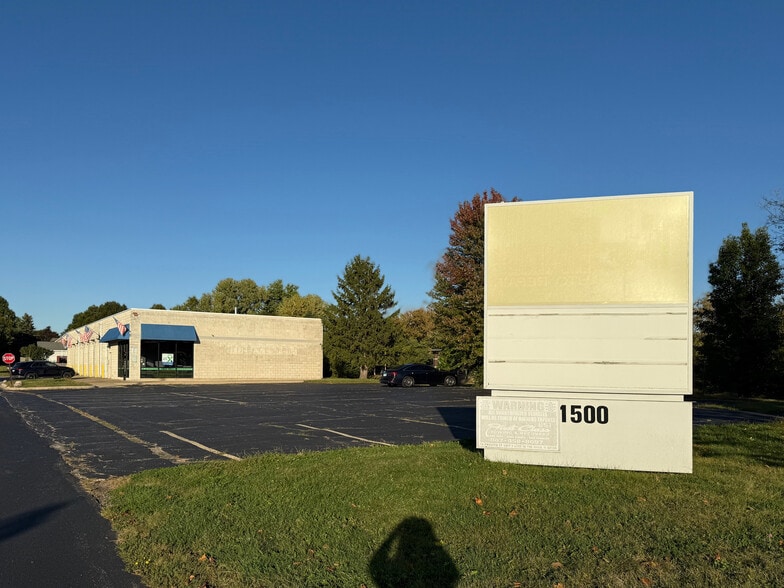 1500 E Algonquin Rd, Algonquin, IL for sale - Building Photo - Image 3 of 11