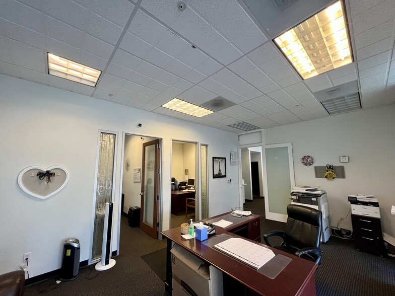 670-694 Pinnacle Pl, Livermore, CA for sale - Building Photo - Image 3 of 12