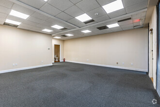 2801 Fruitville Rd, Sarasota, FL for lease Interior Photo- Image 2 of 4