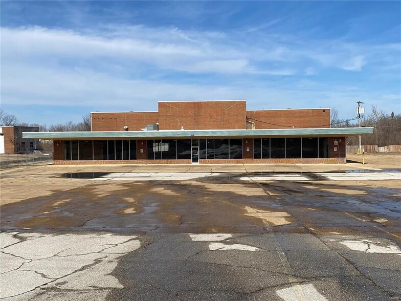 512 Old Route 66, Saint Robert, MO for sale - Primary Photo - Image 1 of 45