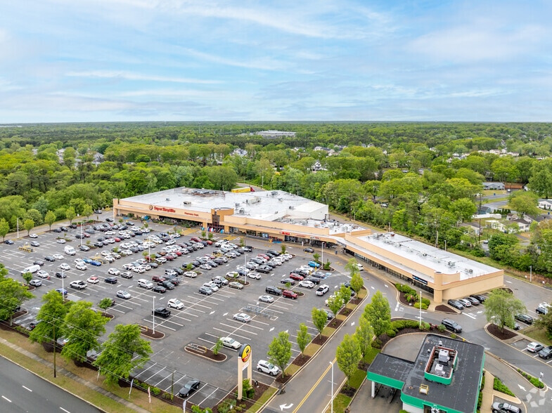860 Fischer Blvd, Toms River, NJ for lease - Building Photo - Image 3 of 4