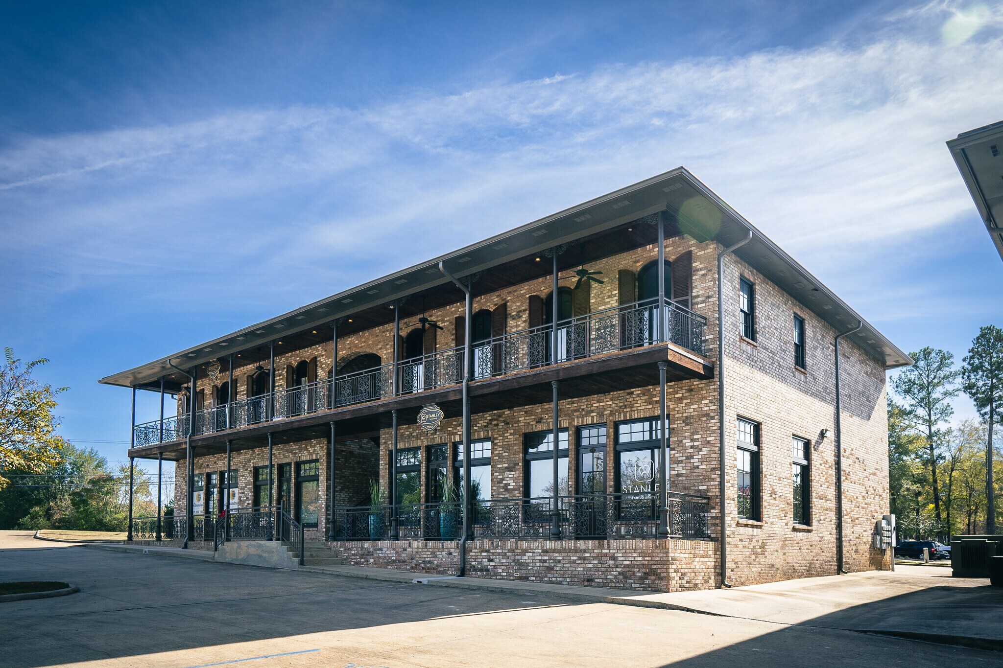 105 W Washington St, Ridgeland, MS 39157 Retail for Sale