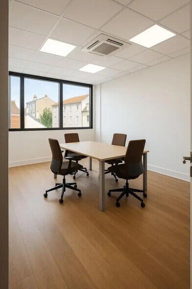Office in Ivry-sur-Seine for lease - Interior Photo - Image 3 of 6
