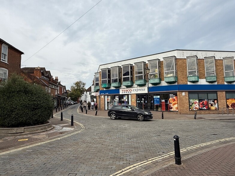 71 High St, Burnham for lease - Building Photo - Image 3 of 5