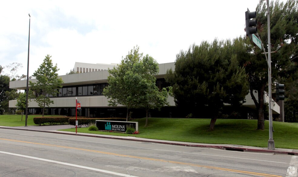 1 Golden Shore Dr, Long Beach, CA for sale - Building Photo - Image 3 of 4