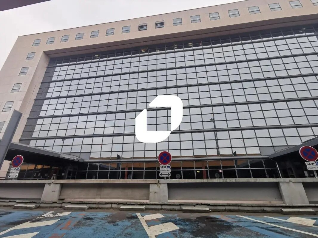 Office in Créteil for lease Building Photo- Image 1 of 21