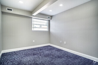 13246 38th St N, Clearwater, FL for lease Interior Photo- Image 1 of 1