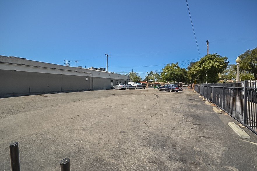 1306 S Main St, Santa Ana, CA for lease - Building Photo - Image 2 of 18