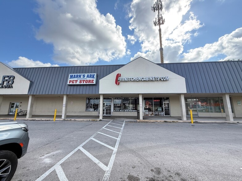 4550-4644 Lake Worth Rd, Green Acres, FL for lease - Building Photo - Image 2 of 10