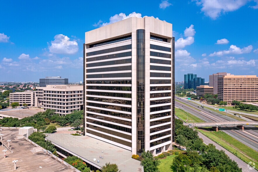 300 E John Carpenter Fwy, Irving, TX for sale - Building Photo - Image 1 of 1