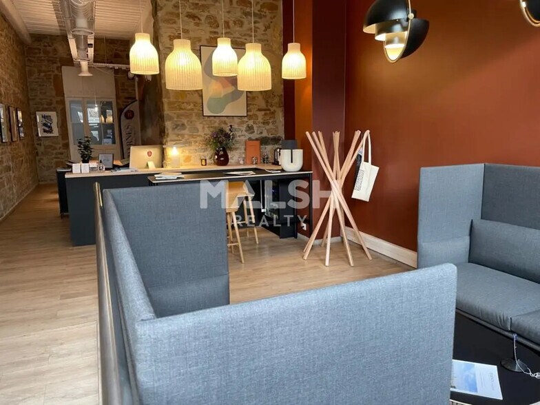 Retail in Lyon for lease - Interior Photo - Image 2 of 5