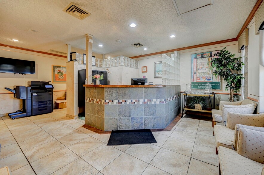 311 W 24th St, Pueblo, CO for sale - Building Photo - Image 3 of 71