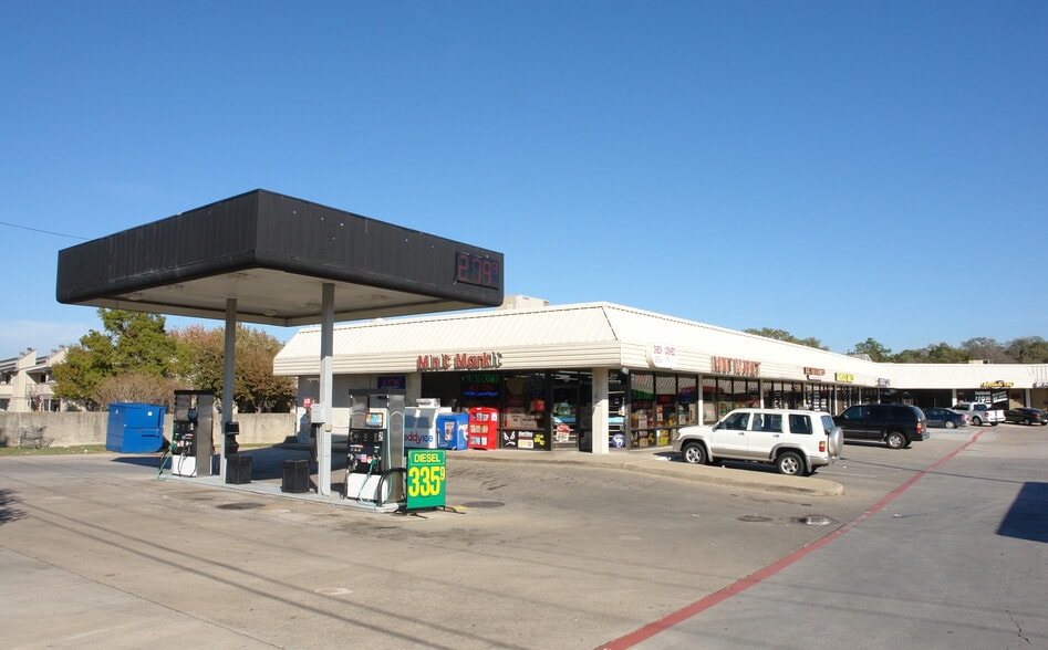 2101 Bedford Rd, Bedford, TX for lease - Building Photo - Image 3 of 5