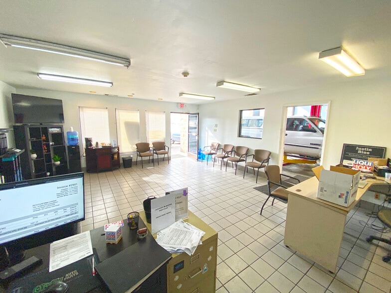 5940 Matthews St, Goleta, CA for sale - Interior Photo - Image 2 of 5