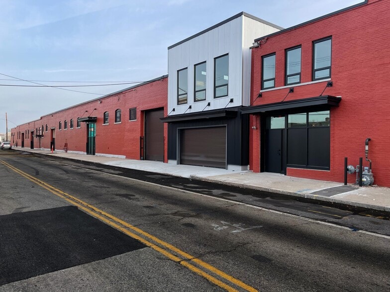 400410 Harris Ave, Providence, RI 02909