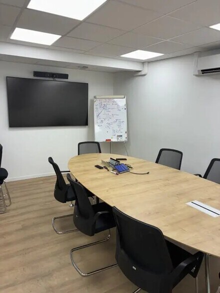 Office in Paris for sale - Interior Photo - Image 2 of 10