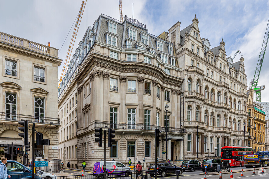 105 Piccadilly, London for lease - Building Photo - Image 2 of 12