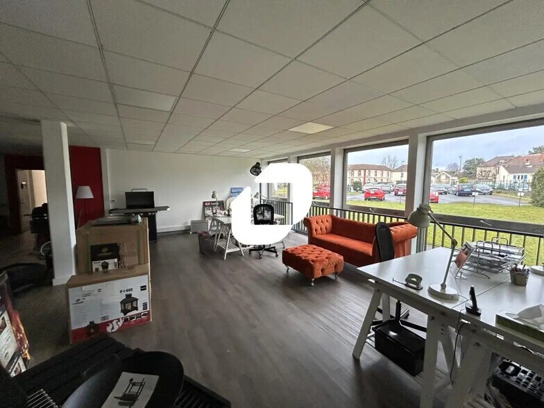 Office in Avon for lease - Interior Photo - Image 1 of 10