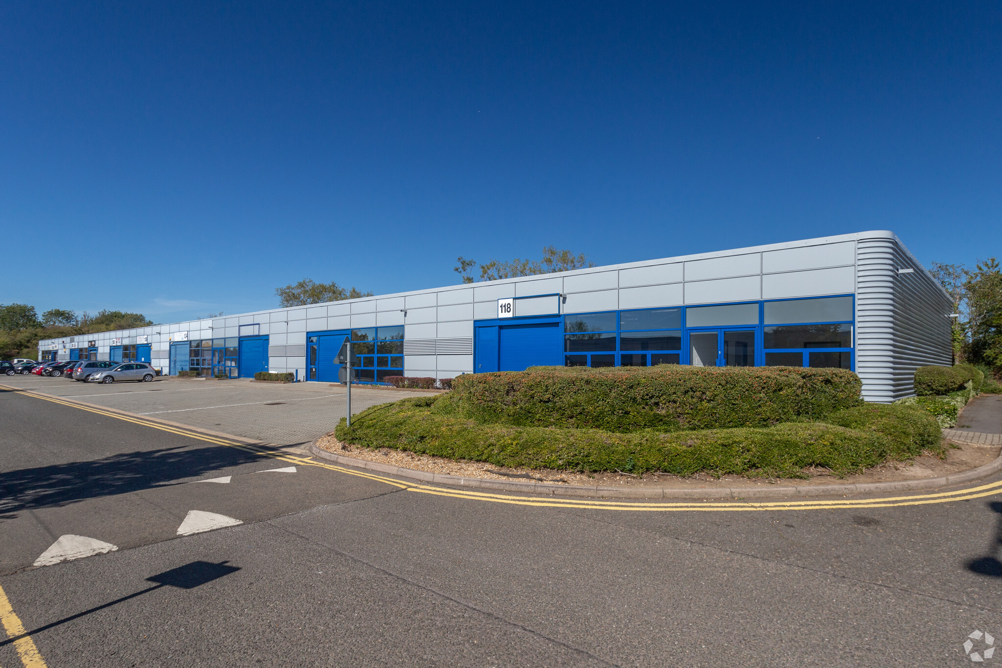 118-134 Tanners Dr, Milton Keynes for lease Primary Photo- Image 1 of 3