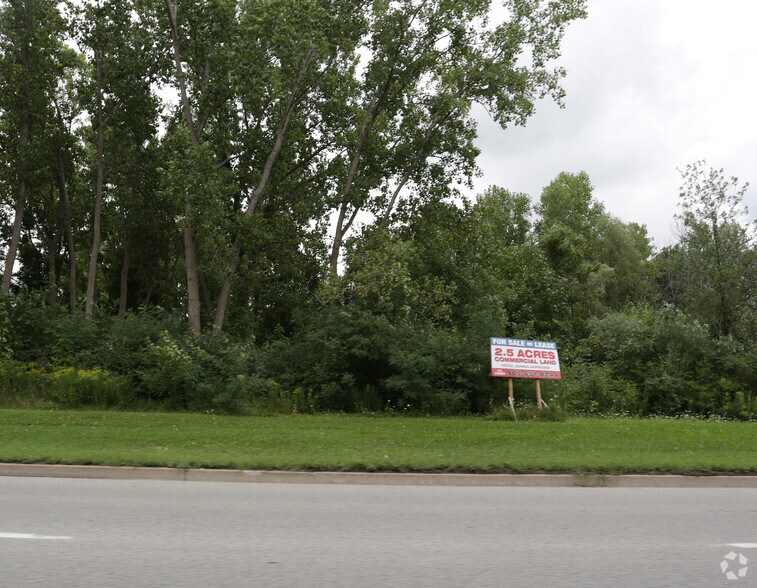 McLeod Rd, Niagara Falls, ON L2G 7T4