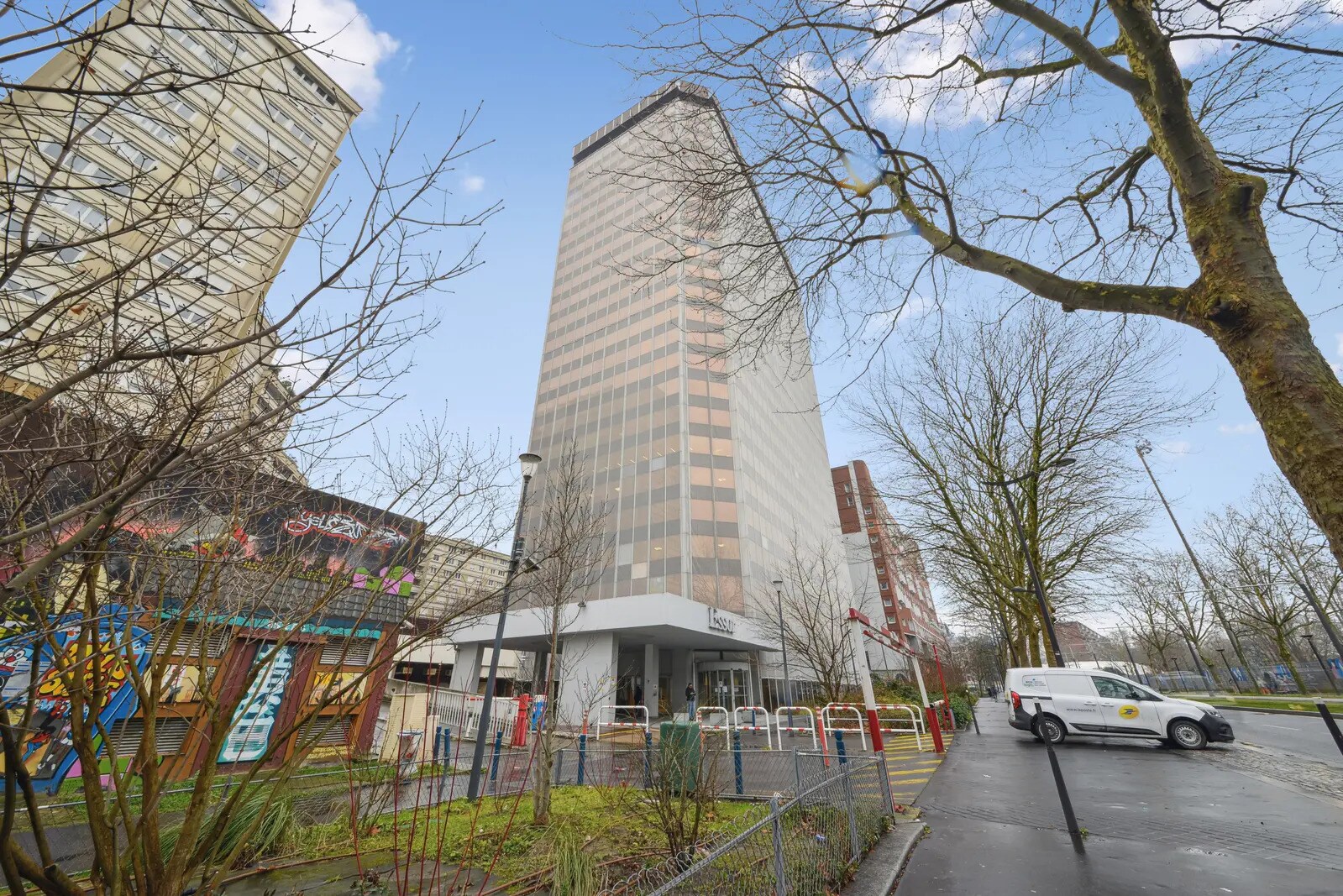 Office in Pantin for sale Building Photo- Image 1 of 19