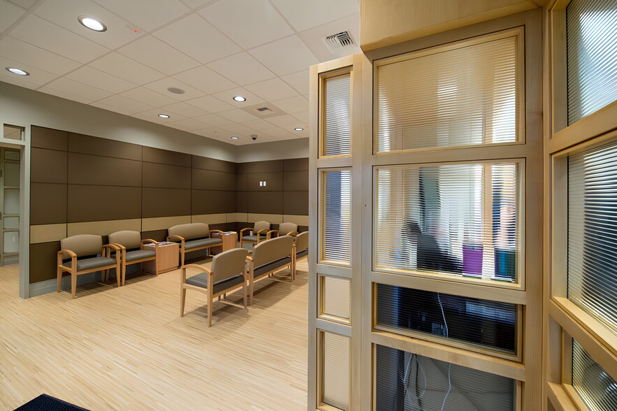 2500 Squalicum Pky, Bellingham, WA for sale - Interior Photo - Image 3 of 14