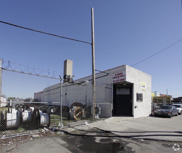 1711 Neptune Ave, Brooklyn, NY for sale - Primary Photo - Image 1 of 1