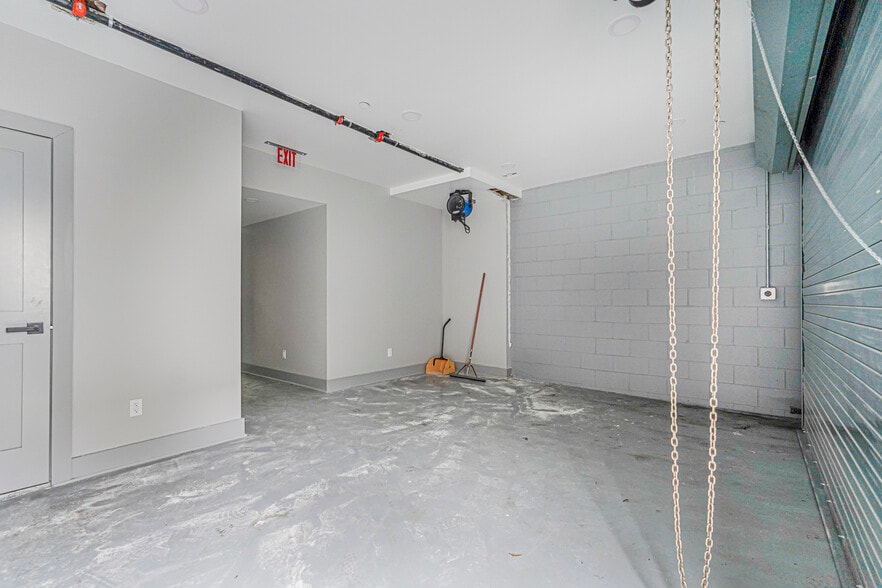 265 Walker St, Staten Island, NY for lease - Building Photo - Image 2 of 6