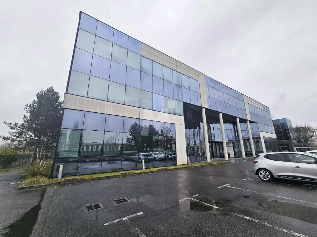 Office in Villebon-sur-Yvette for sale Primary Photo- Image 1 of 6