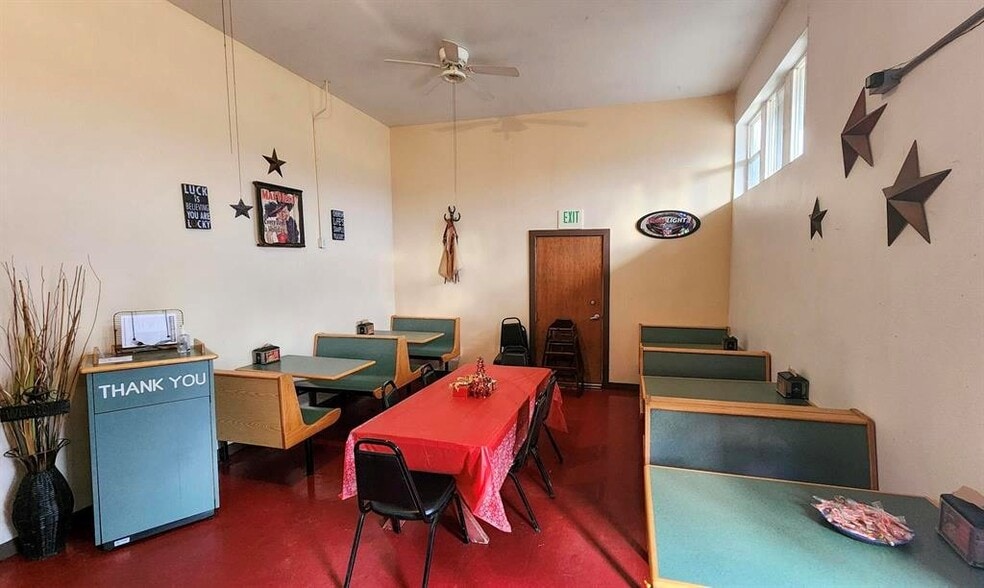 14724 Hornbrook rd, Hornbrook, CA for sale - Building Photo - Image 3 of 32