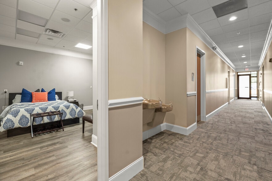 403 Gilead Rd, Huntersville, NC for sale - Interior Photo - Image 3 of 66