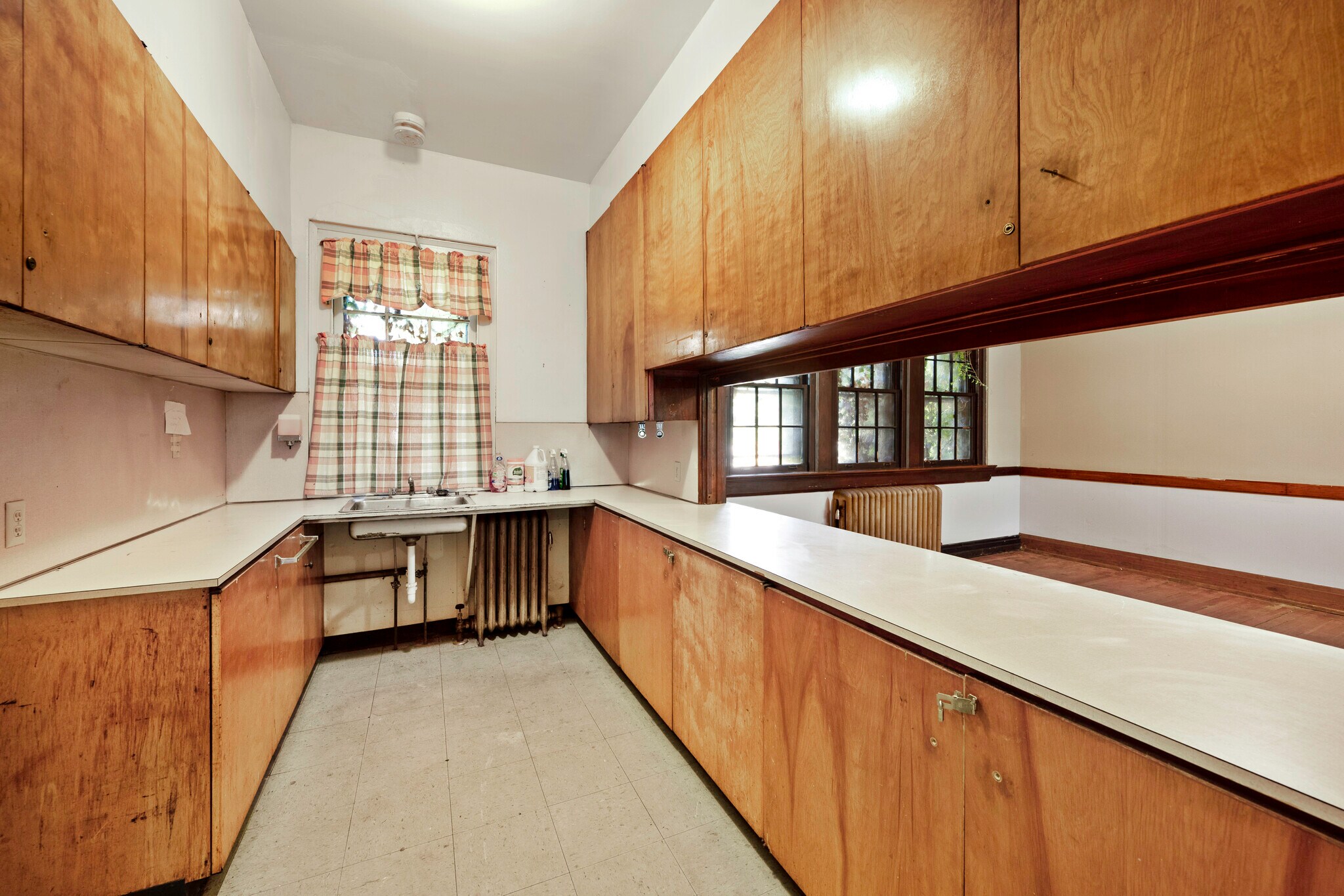 16 Linwood Ave, Buffalo, NY 14209 Specialty for Sale