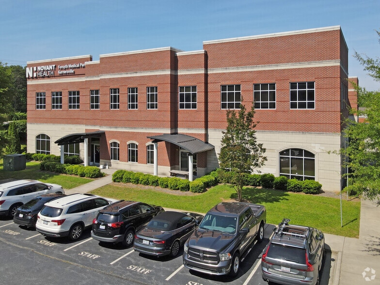 445445 Pineview Dr, Kernersville, NC 27284