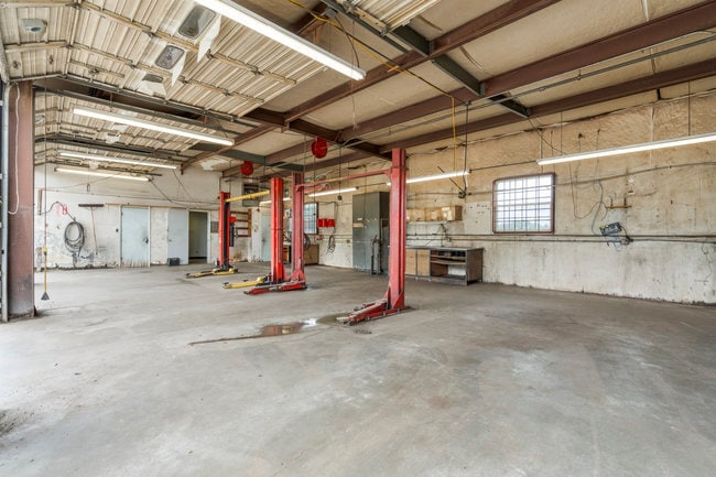 1745 W Hensley Blvd, Bartlesville, OK for sale - Building Photo - Image 2 of 10