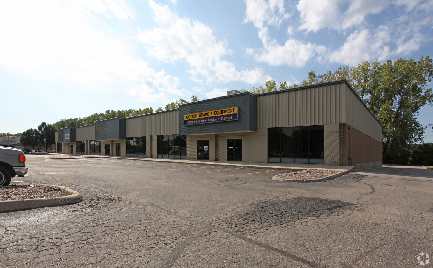 64516459 Universal Ave, Kansas City, MO 64120