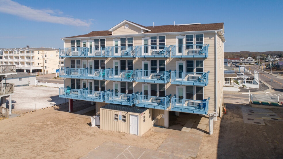 145 Atlantic Ave, Westerly, RI 02891 Misquamicut Beach Front Inn