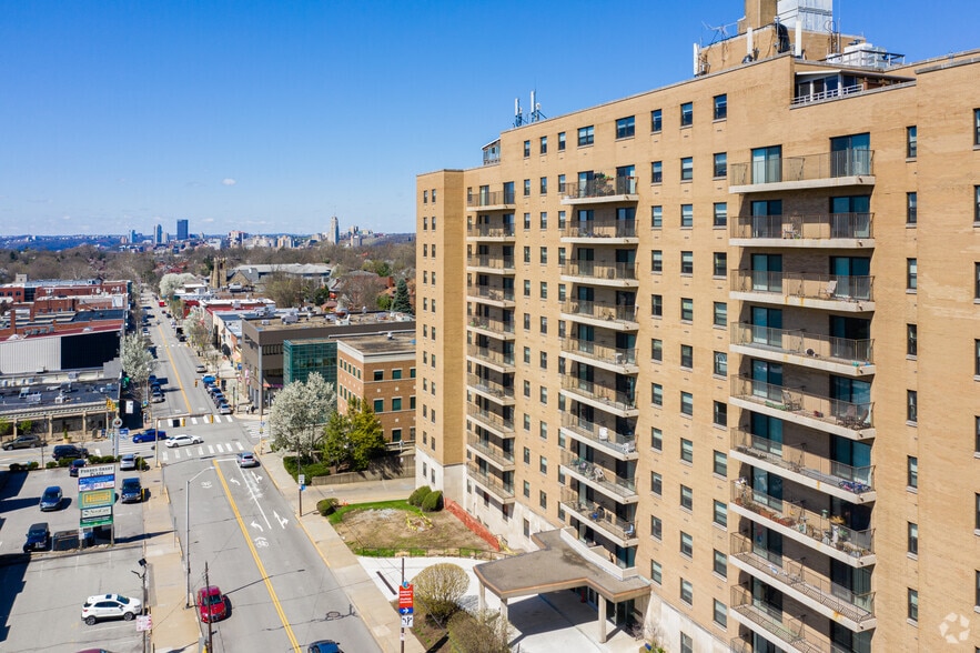6315 Forbes Ave, Squirrel Hill, PA for lease - Building Photo - Image 3 of 23