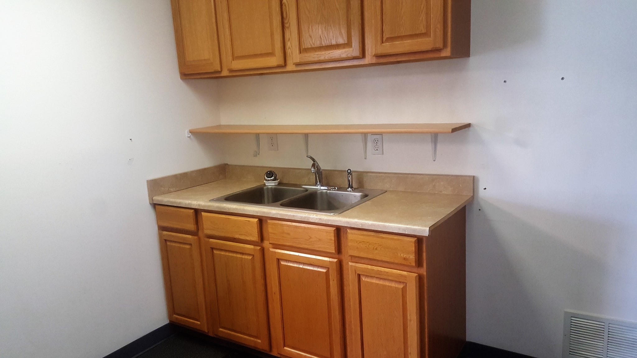 9445 Inkster Rd, Taylor, MI for sale Interior Photo- Image 1 of 6